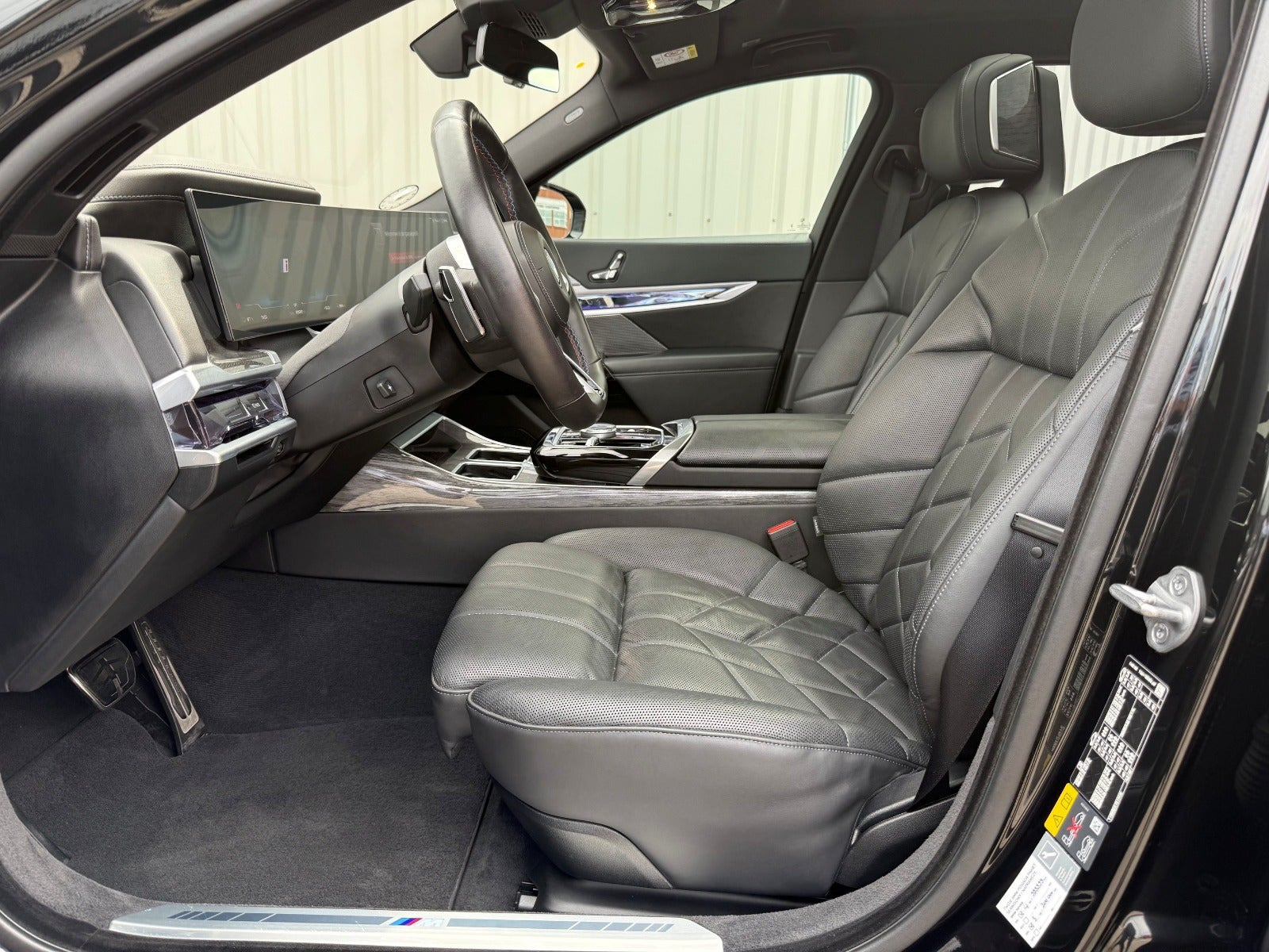 Sort BMW i7 fra 2024