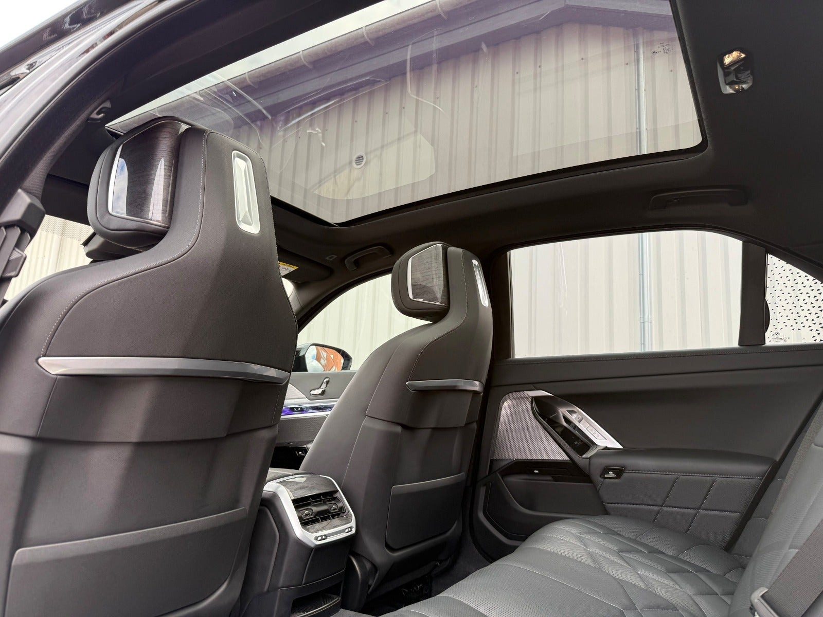 Sort BMW i7 fra 2024