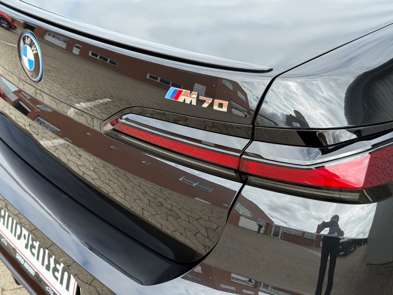 Sort BMW i7 fra 2024