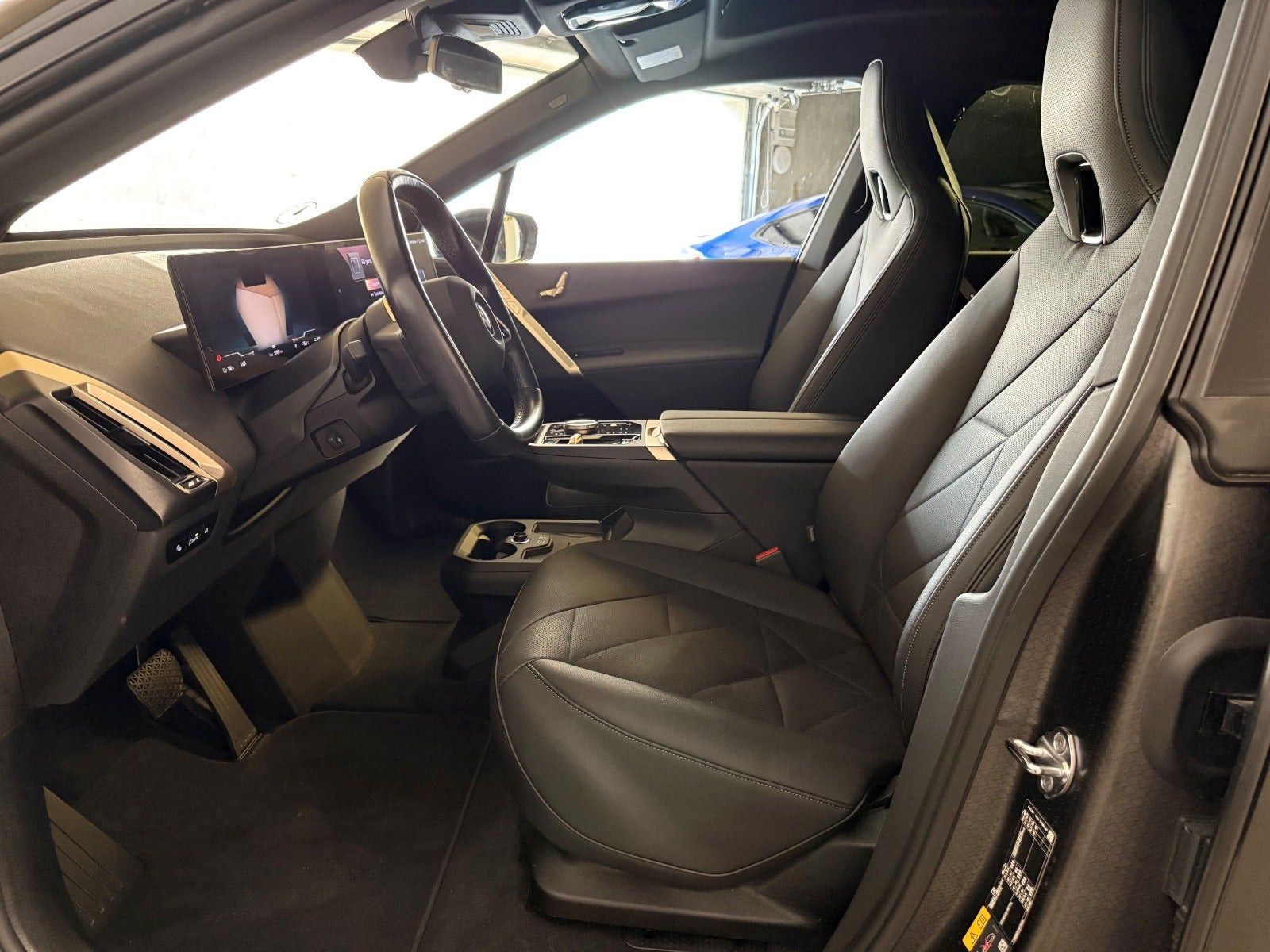Sort BMW iX fra 2024