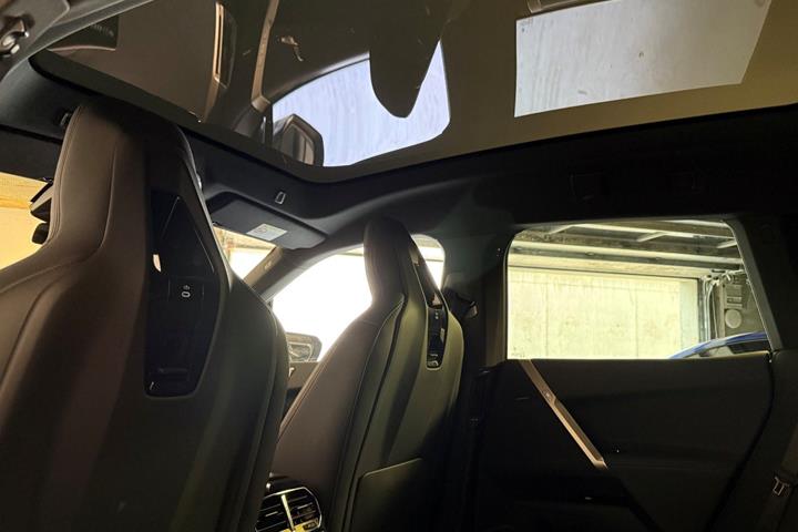Sort BMW iX fra 2024