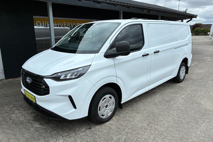 Hvid Ford Transit Custom 320 L2 fra 2025