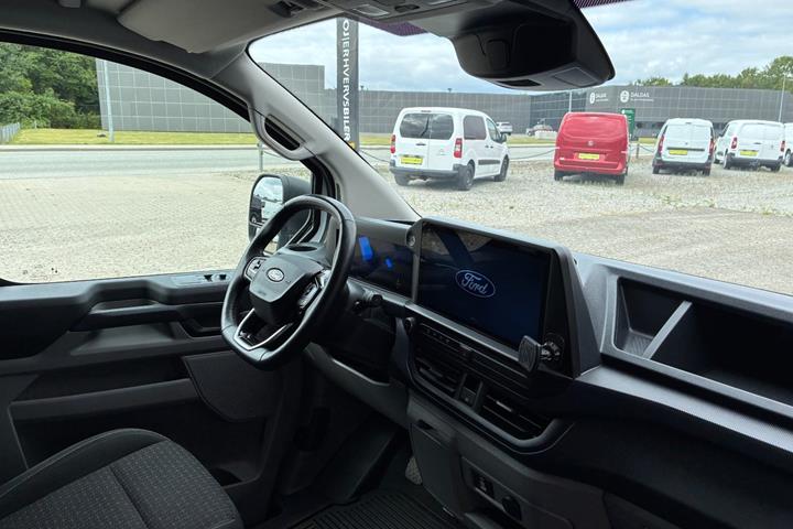 Hvid Ford Transit Custom 320 L2 fra 2025