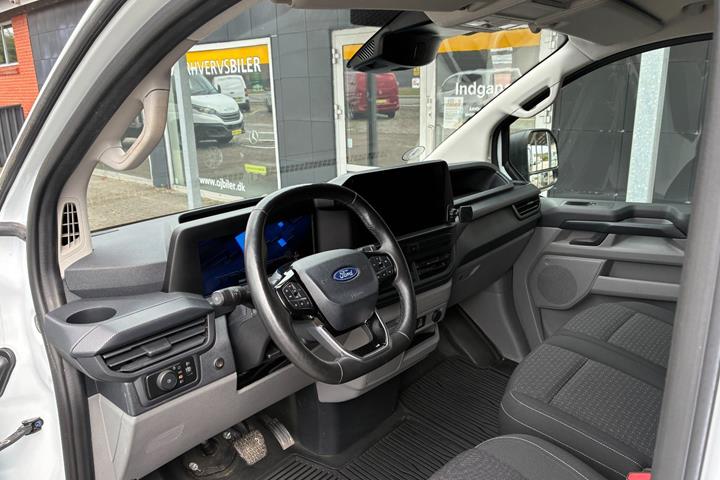 Hvid Ford Transit Custom 320 L2 fra 2025