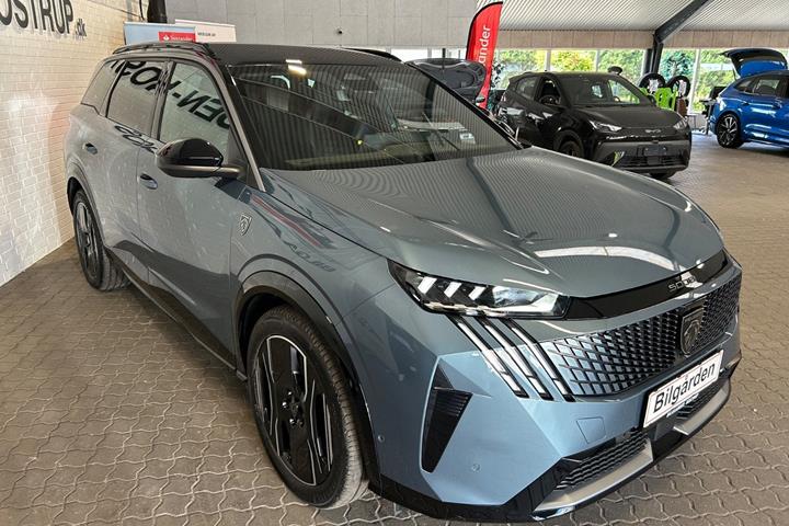 Blå Peugeot e-5008 fra 2025