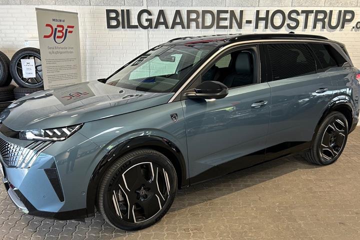 Blå Peugeot e-5008 fra 2025