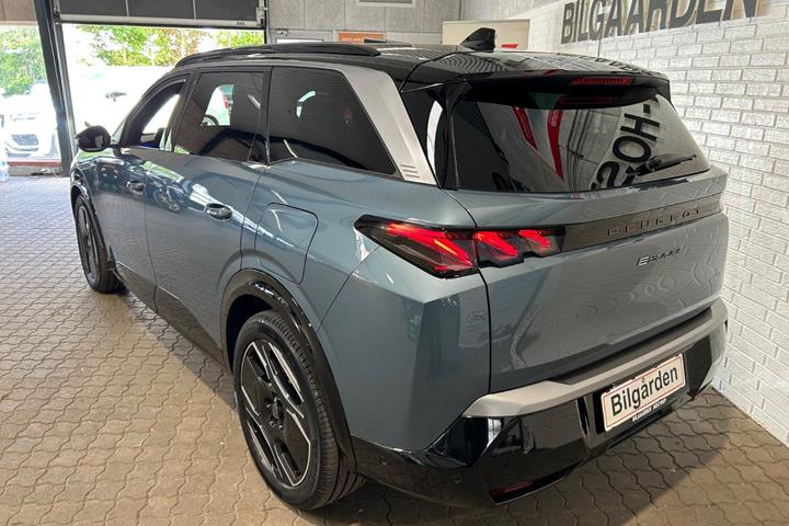 Blå Peugeot e-5008 fra 2025