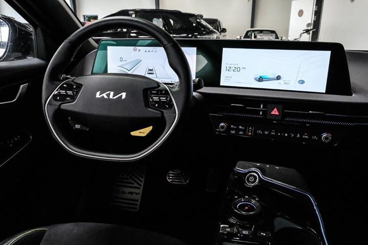 Hvid Kia EV6 fra 2024
