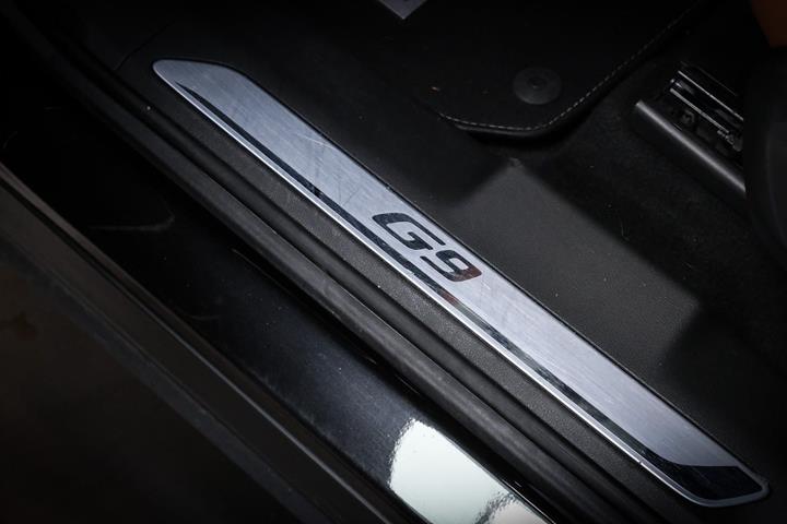 Sort Xpeng G9 fra 2023