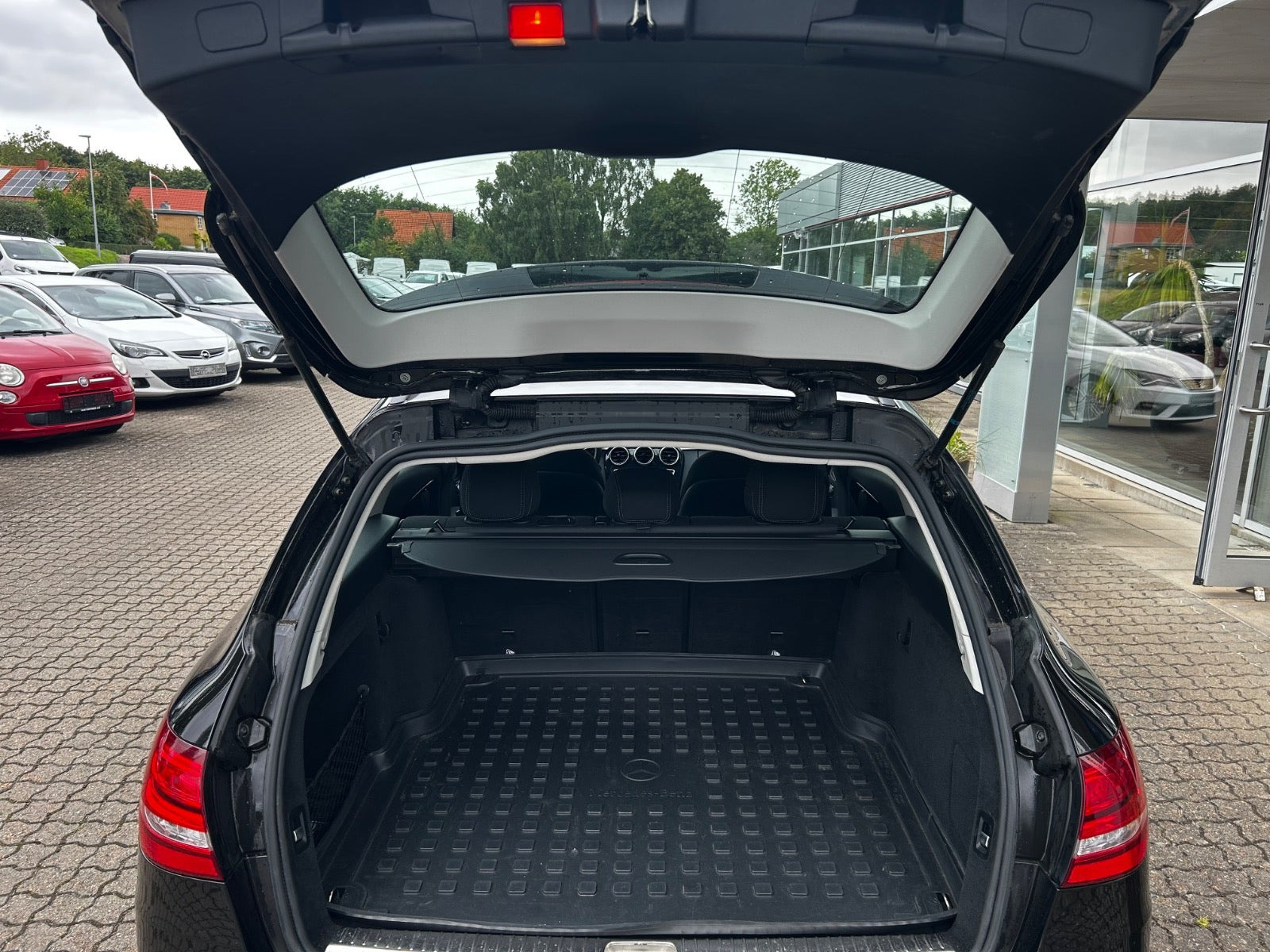 Sort Mercedes C220 d fra 2018