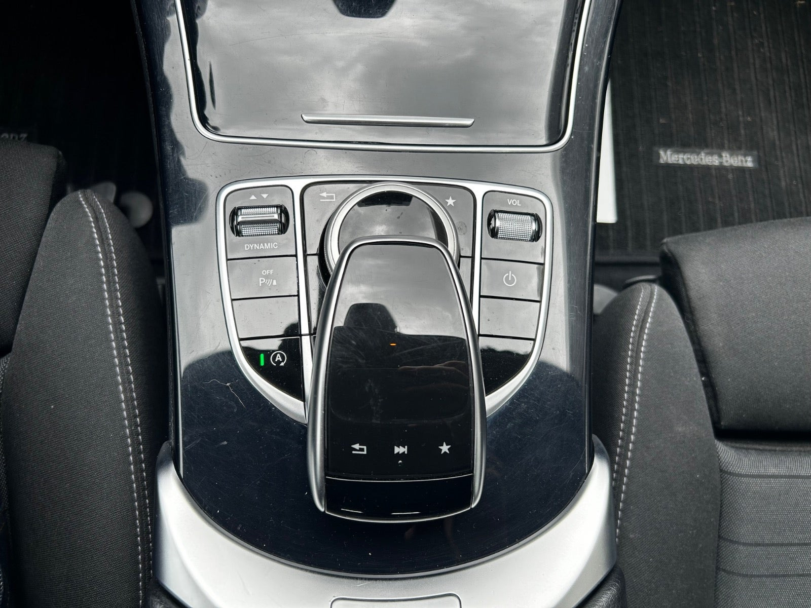 Sort Mercedes C220 d fra 2018