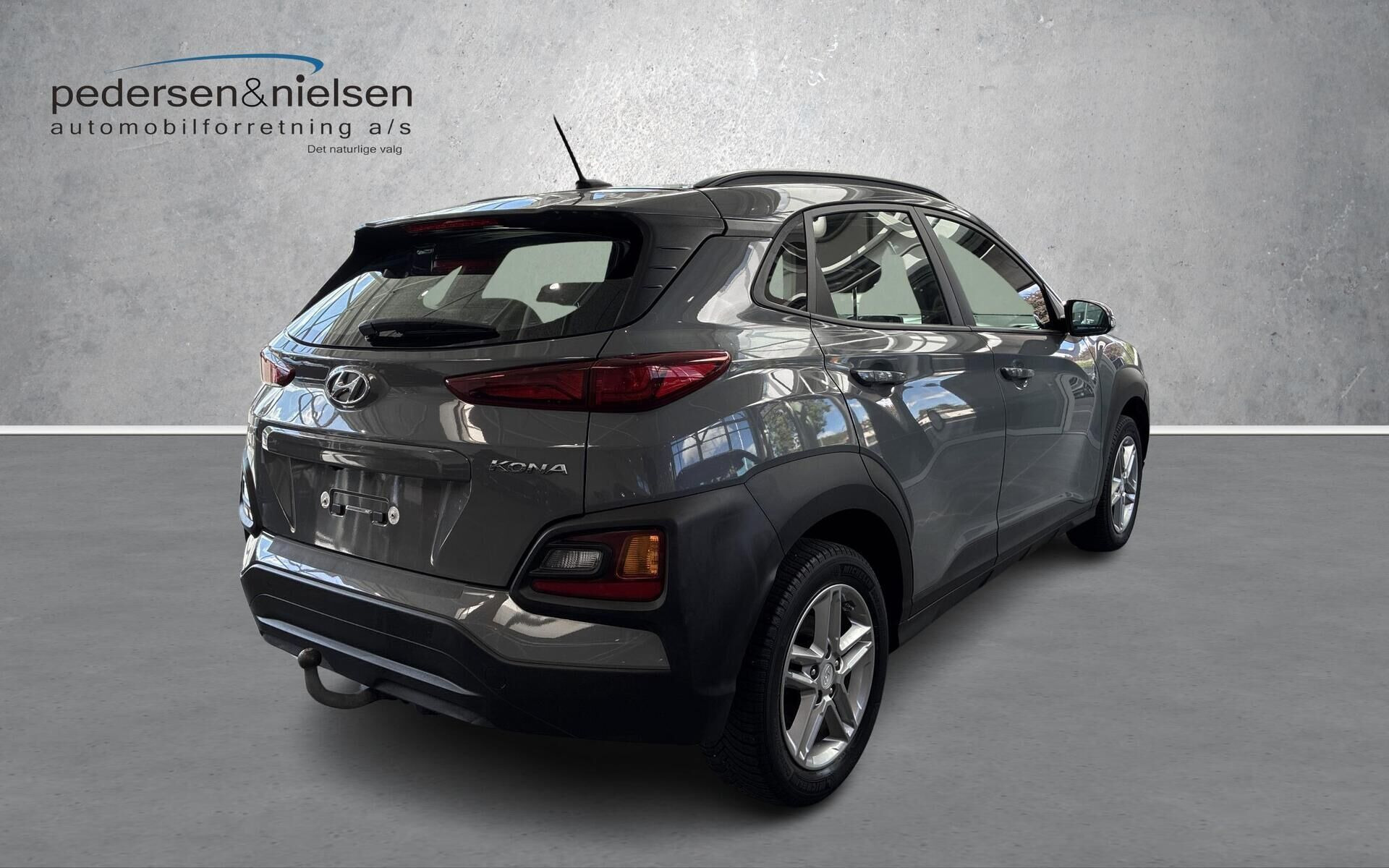 Grå Hyundai Kona fra 2020