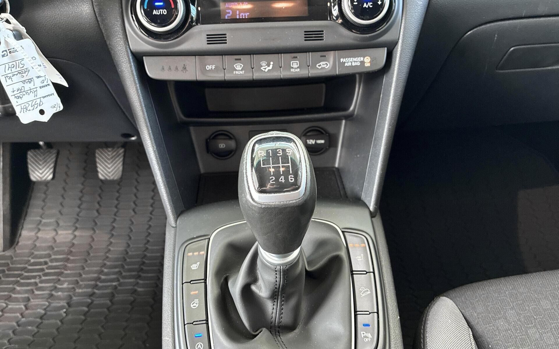 Grå Hyundai Kona fra 2020