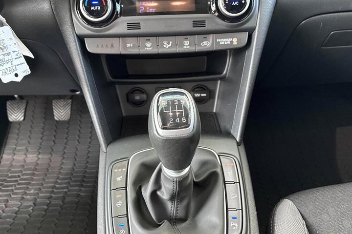 Grå Hyundai Kona fra 2020