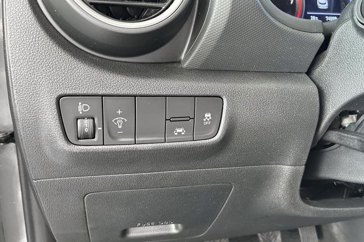 Grå Hyundai Kona fra 2020