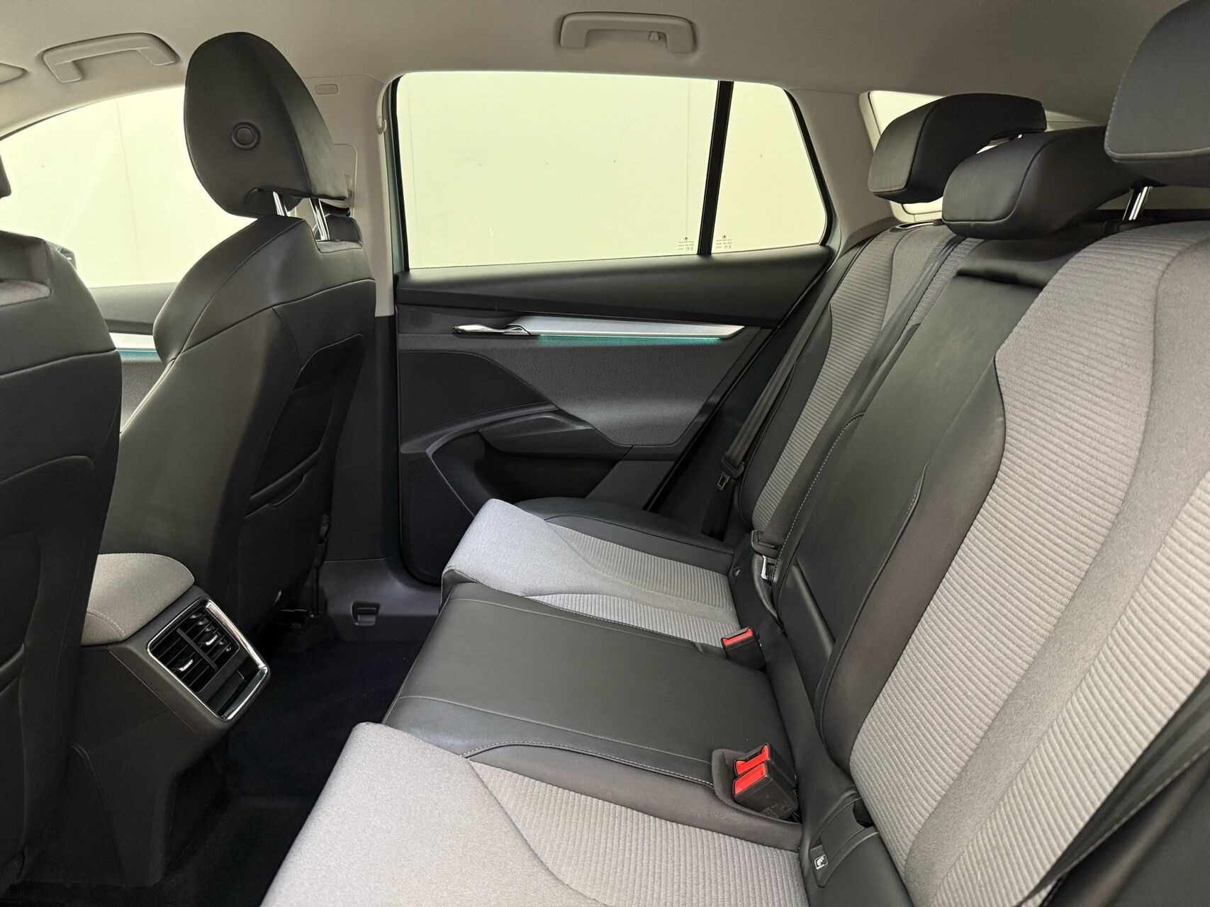 Sølv Skoda Enyaq fra 2021