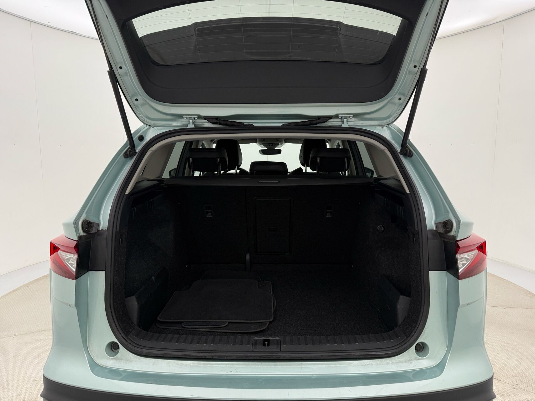 Sølv Skoda Enyaq fra 2021