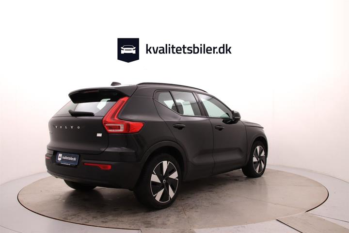 Sort Volvo XC40 fra 2023
