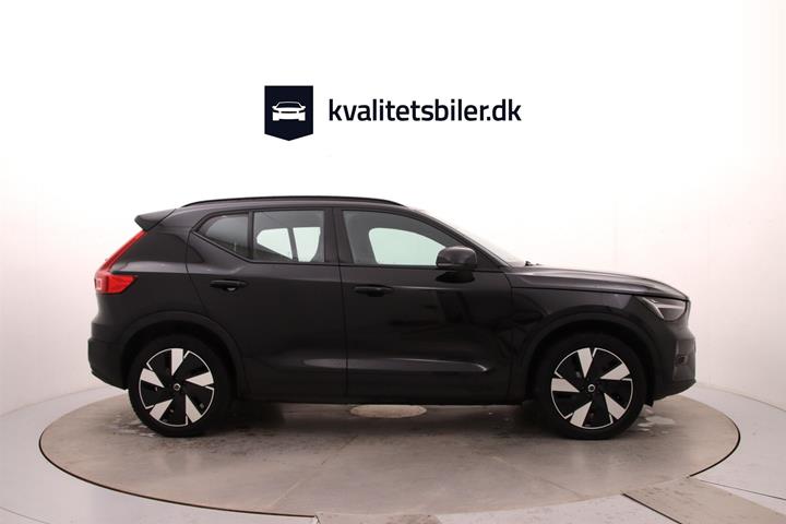 Sort Volvo XC40 fra 2023