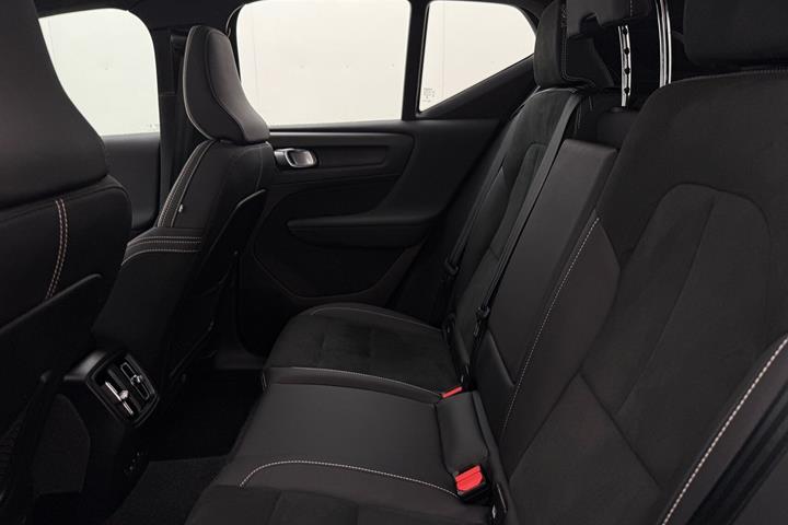 Sort Volvo XC40 fra 2023