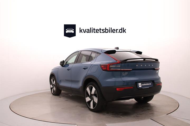 Blå Volvo C40 fra 2023