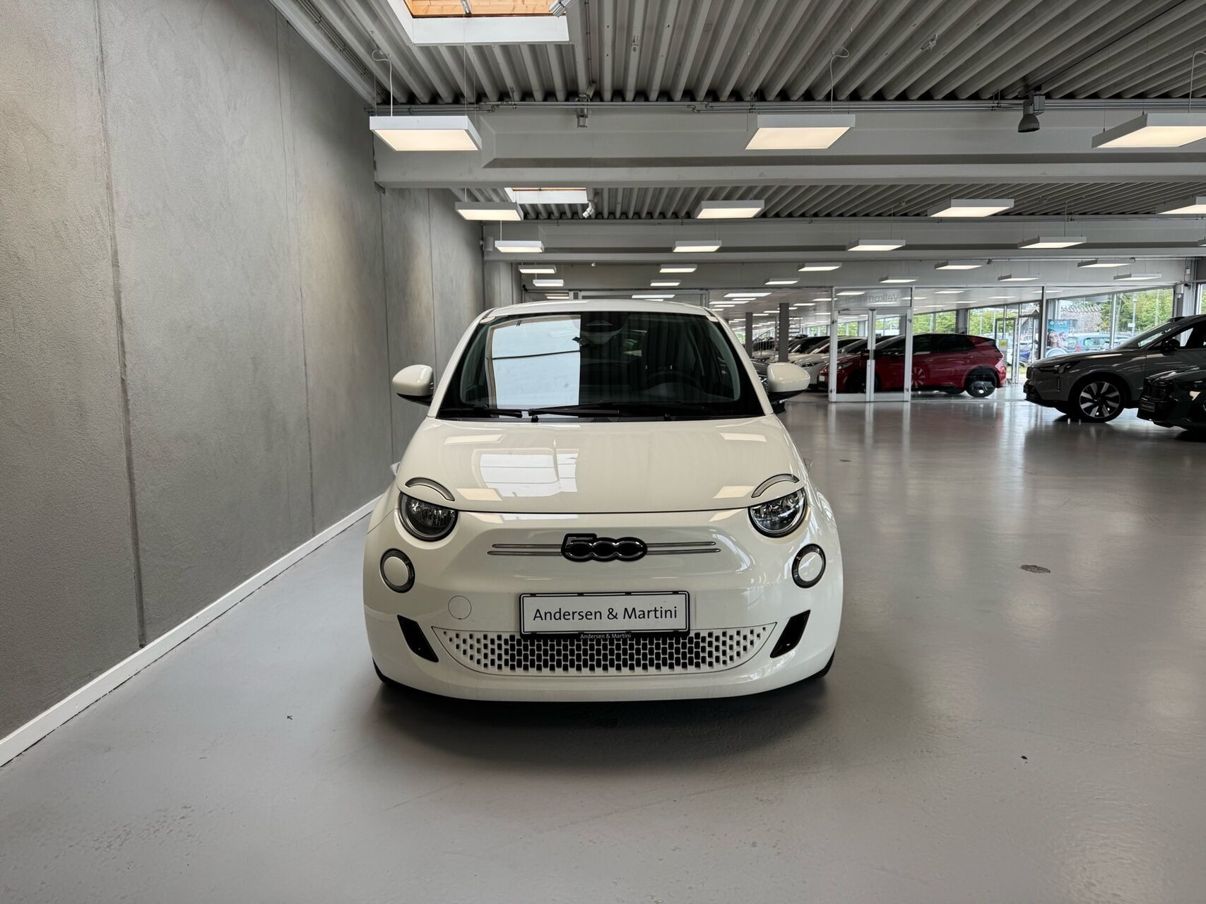 Hvid Fiat 500e fra 2023