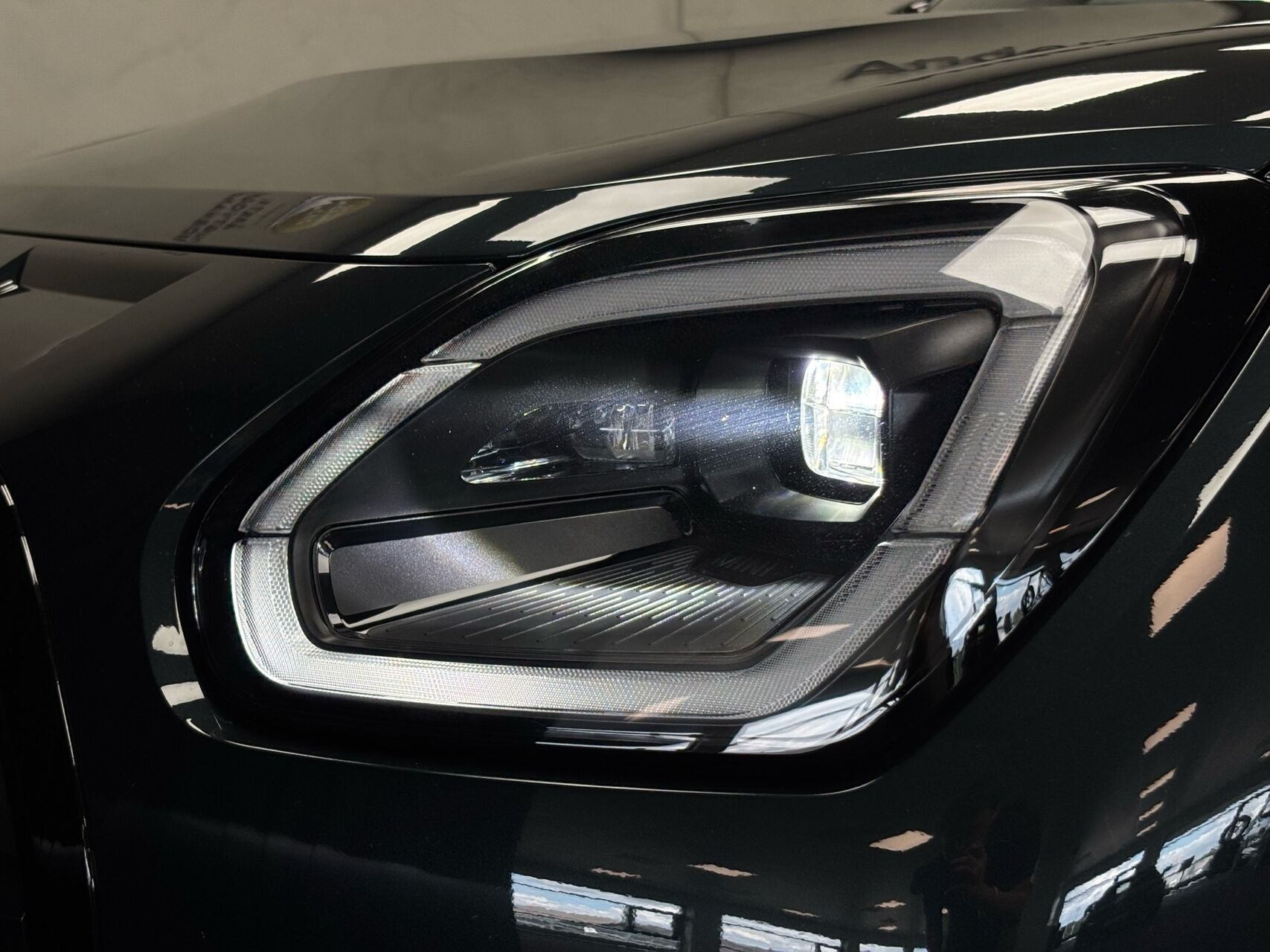 Grå Mini Countryman fra 2025