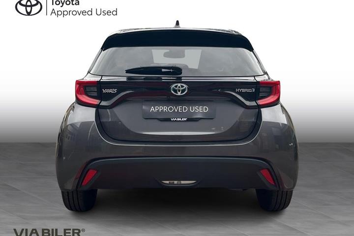 Sort Toyota Yaris fra 2021