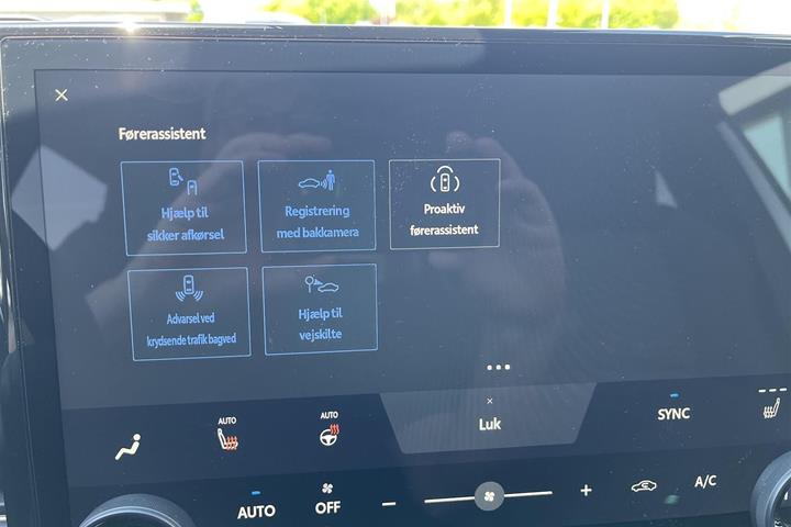 Hvid Toyota BZ4X fra 2026