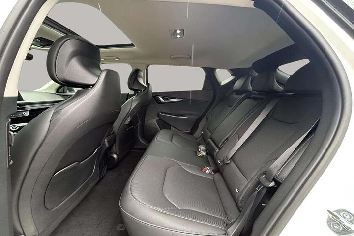 Hvid Kia EV6 fra 2025