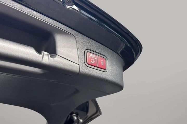 Sort Mercedes EQA 250+ fra 2025