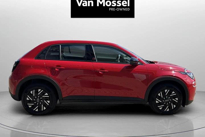 Rød Fiat 600e fra 2023