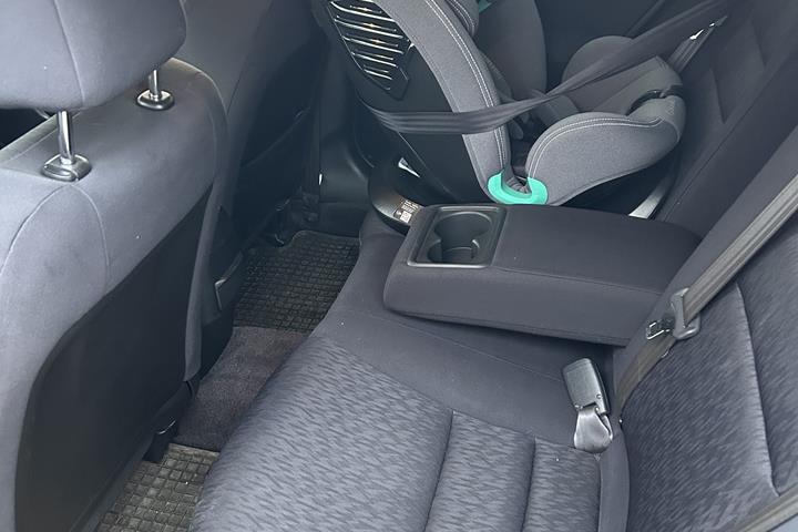 Blå Honda Accord fra 2008