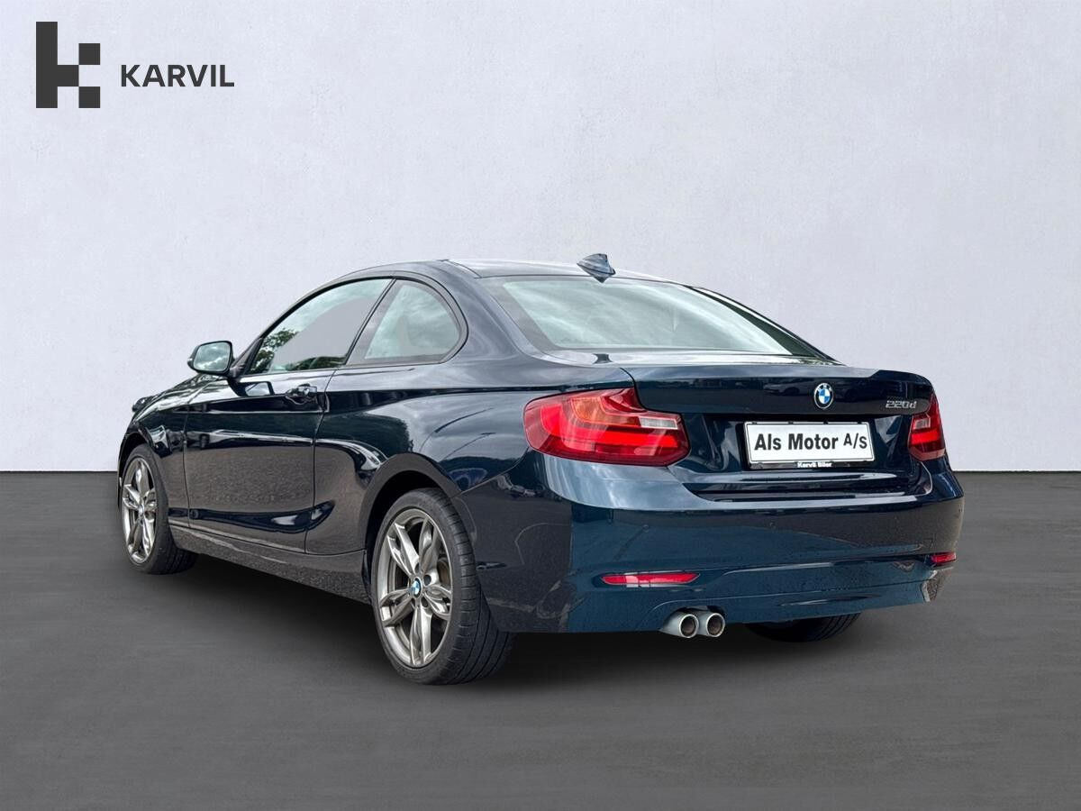 Blå BMW 220d fra 2015