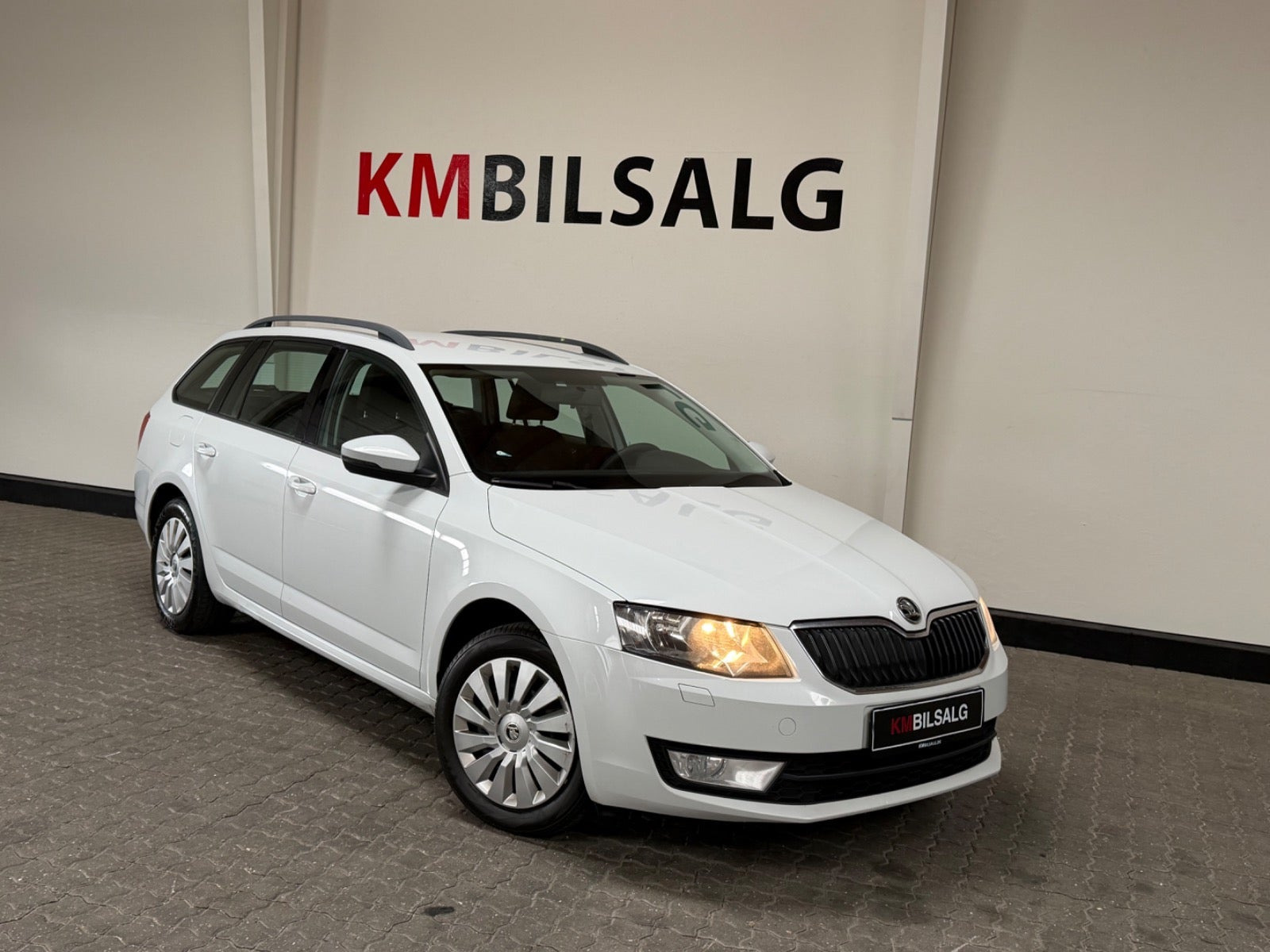 Hvid Skoda Octavia fra 2016