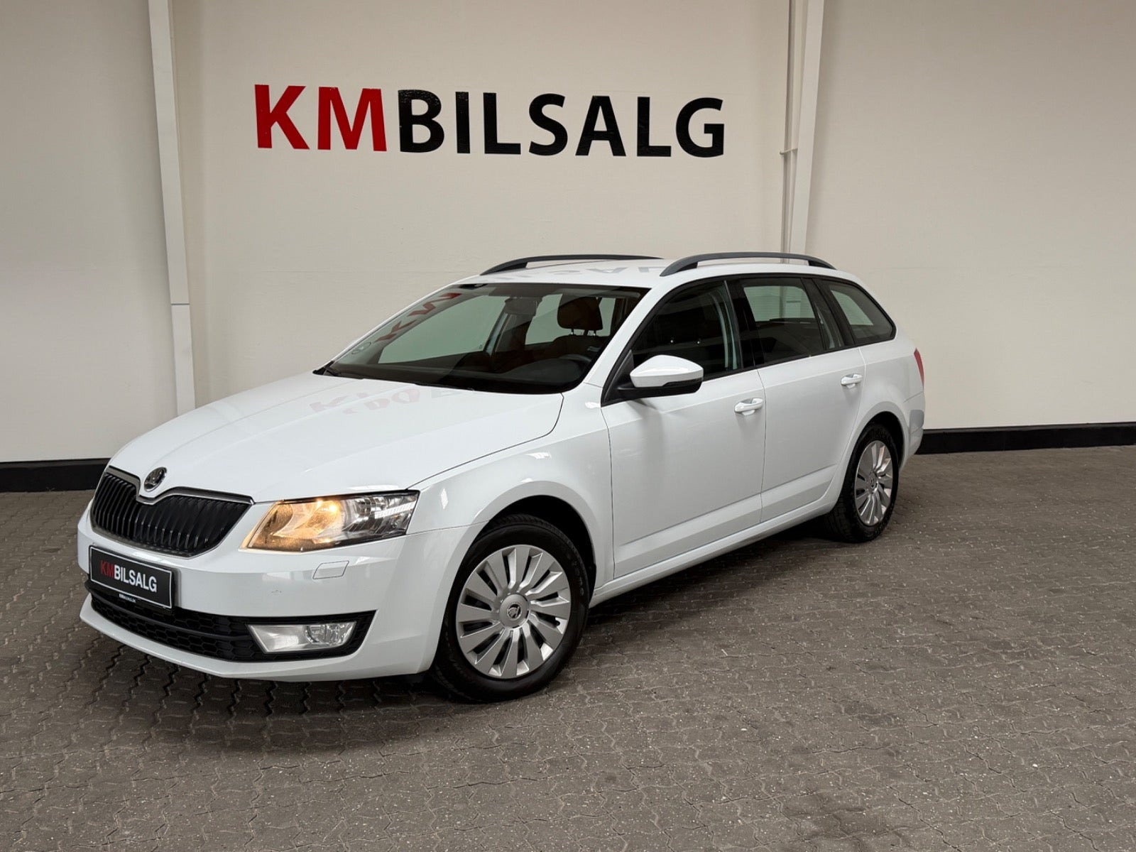 Hvid Skoda Octavia fra 2016