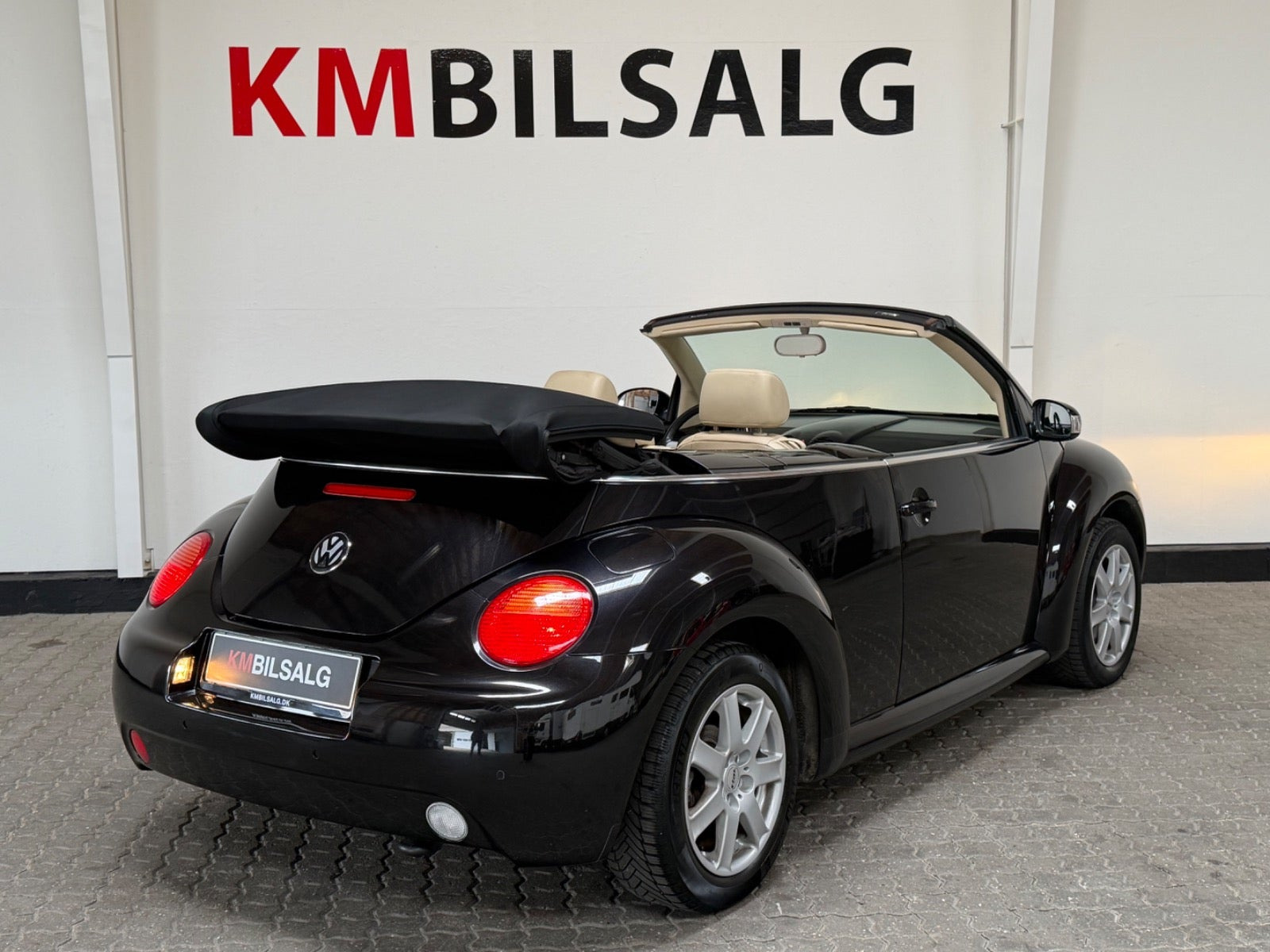 Sort VW New Beetle fra 2004