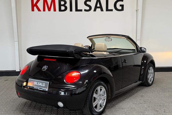 Sort VW New Beetle fra 2004