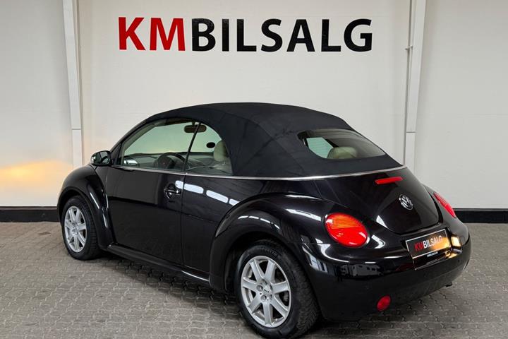 Sort VW New Beetle fra 2004