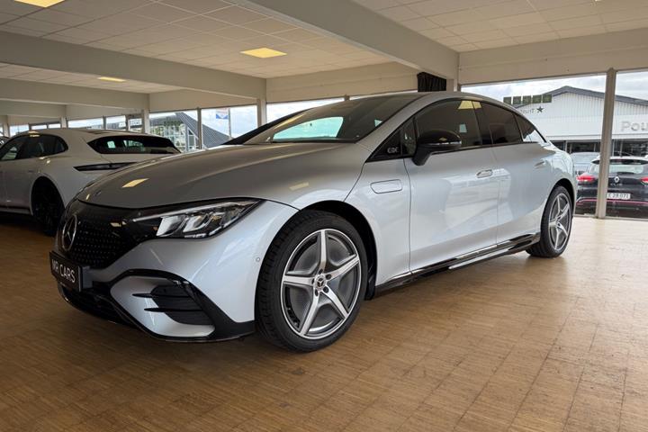 Sølv Mercedes EQE350+ fra 2025