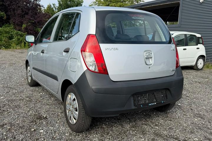 Orange Hyundai i10 fra 2011