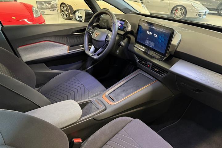 Grå Cupra Born fra 2024