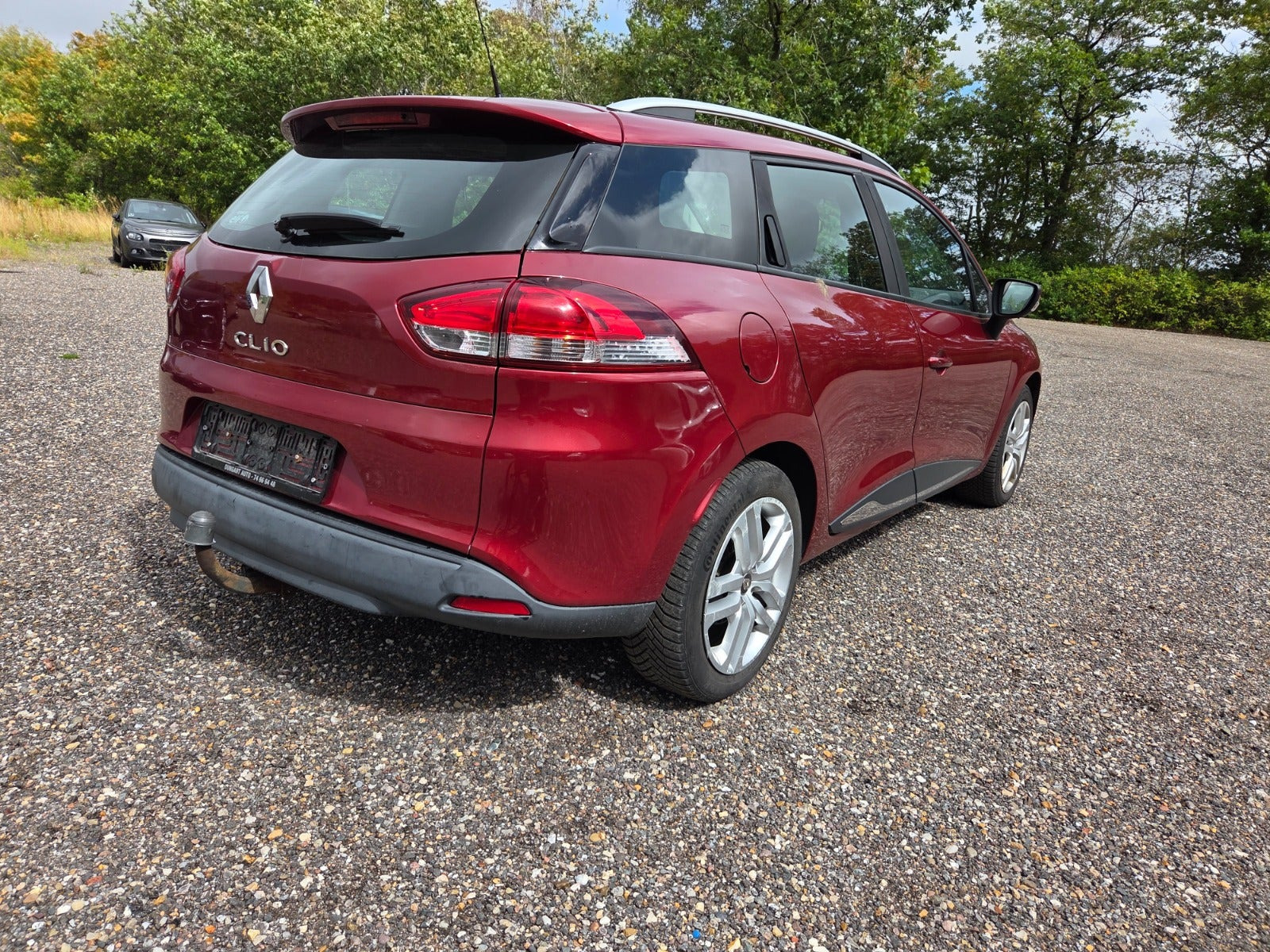 Rød Renault Clio IV fra 2018