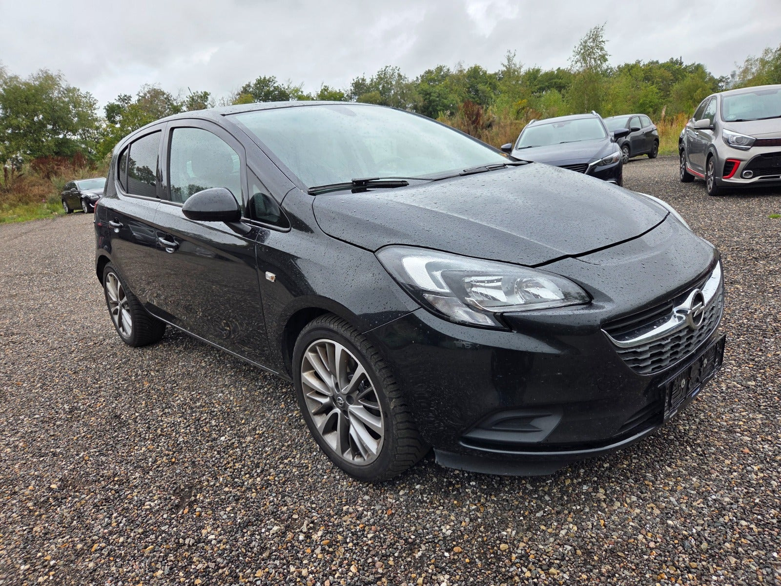 Sort Opel Corsa fra 2016
