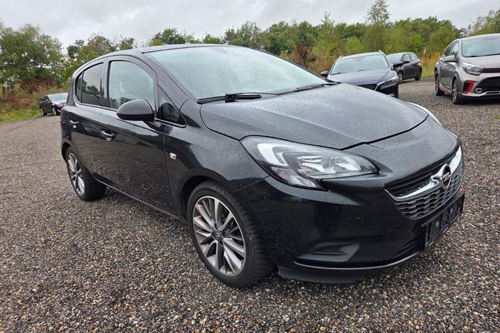 Sort Opel Corsa fra 2016