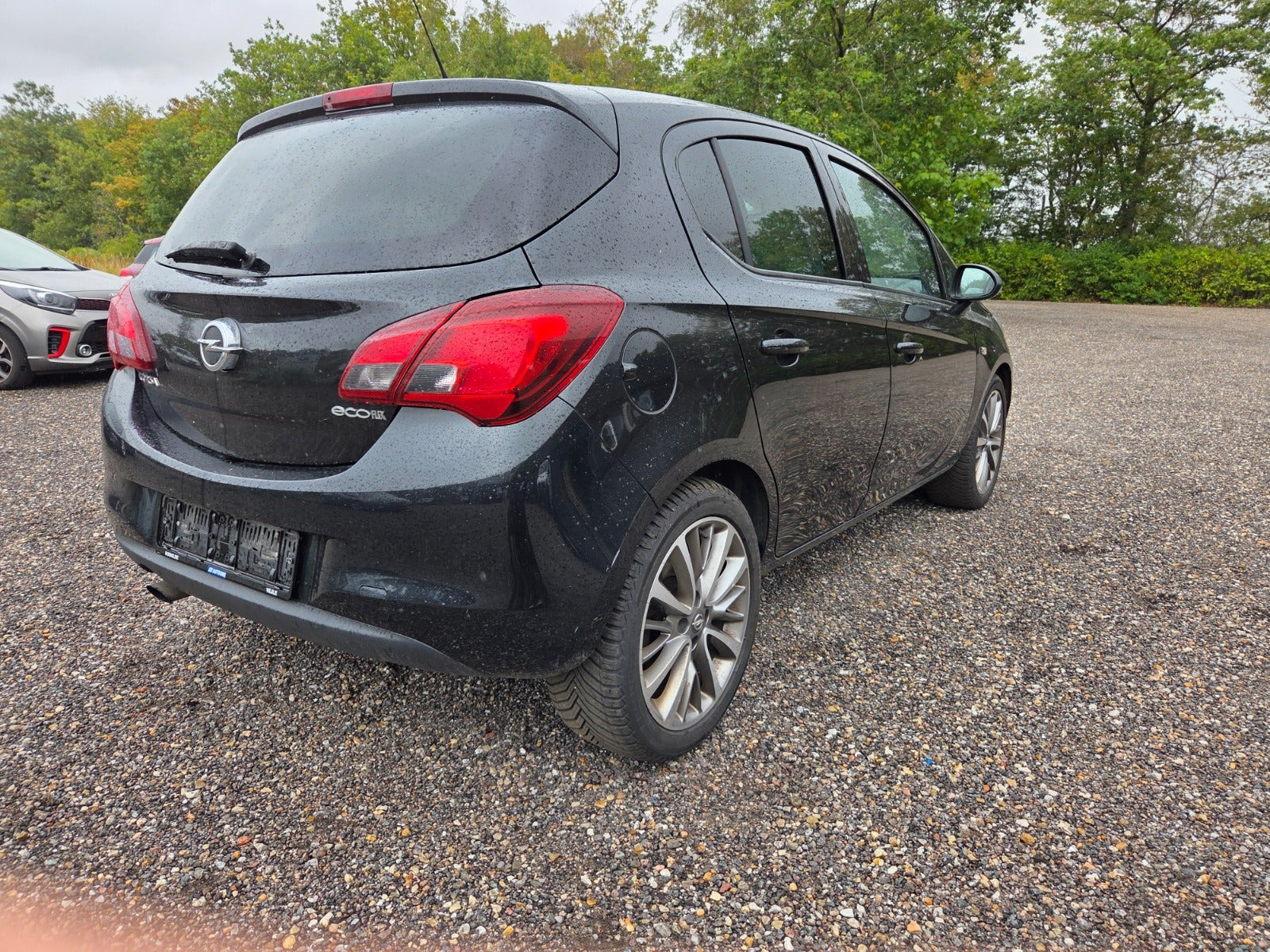 Sort Opel Corsa fra 2016