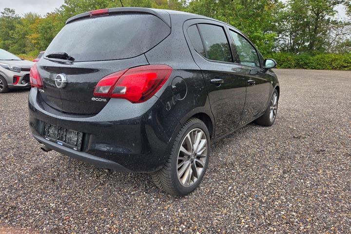Sort Opel Corsa fra 2016