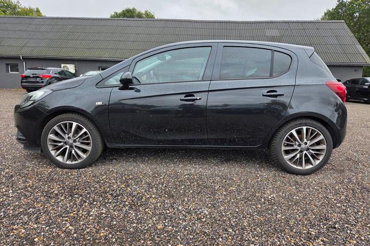 Sort Opel Corsa fra 2016