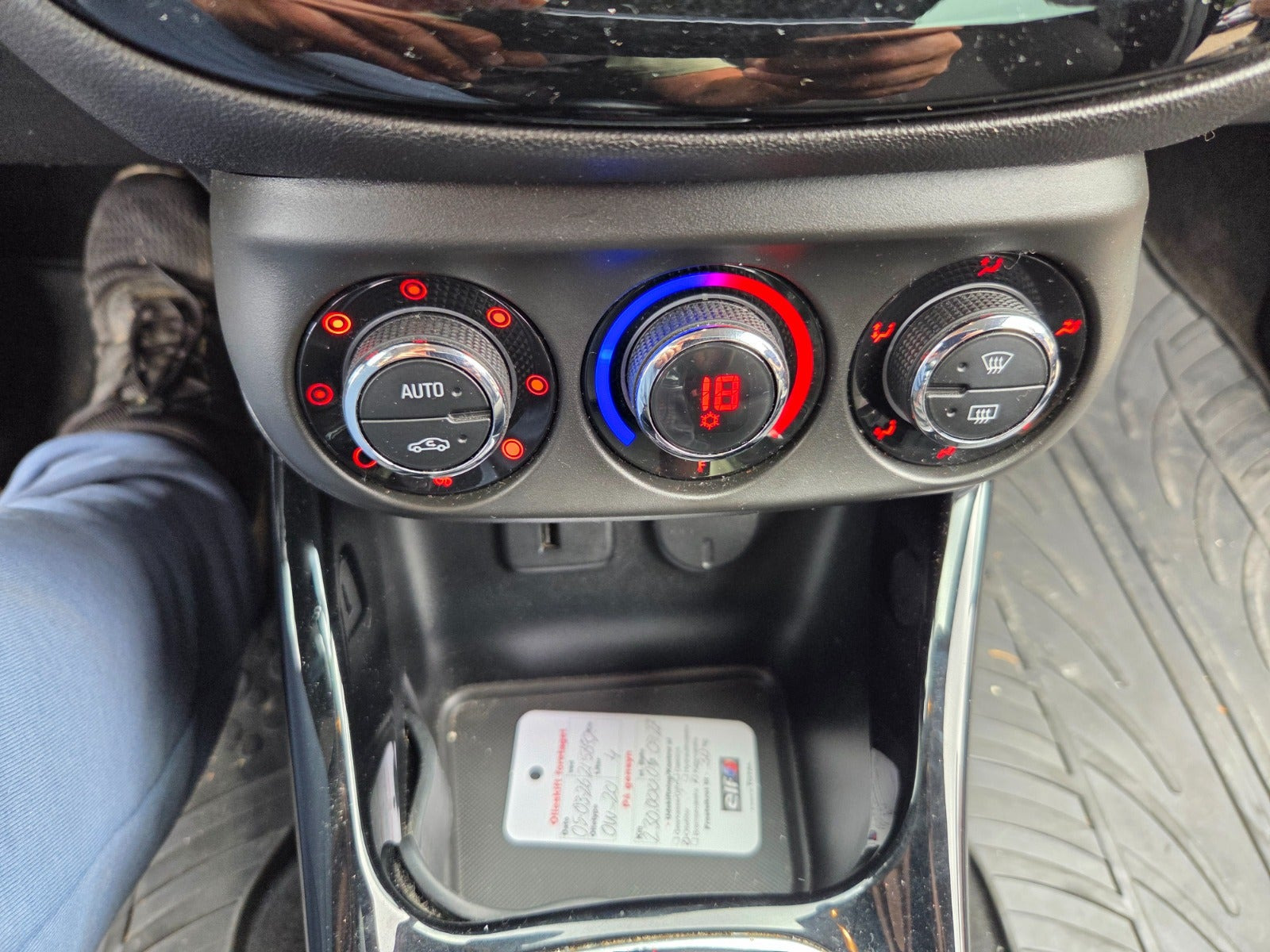 Sort Opel Corsa fra 2016
