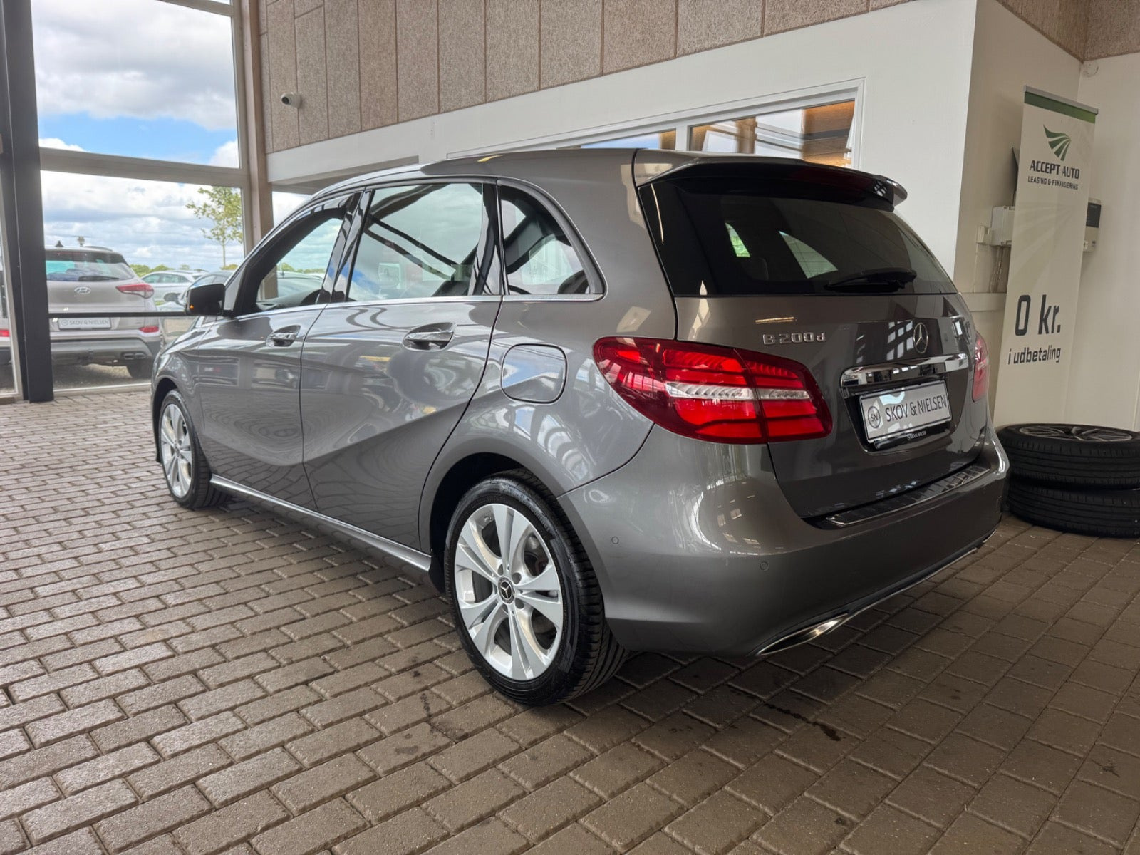 undefined Mercedes B200 d fra 2017
